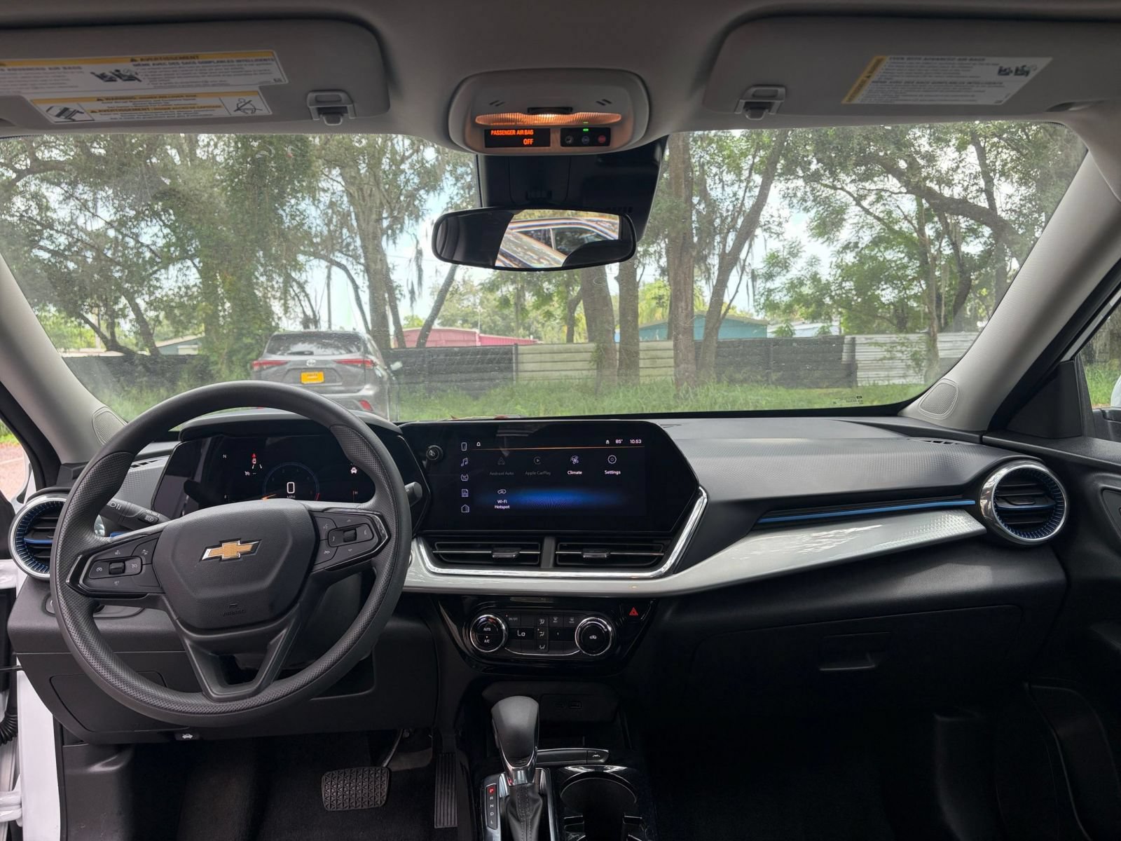 Used 2025 Chevrolet Trax LT FWD image 32