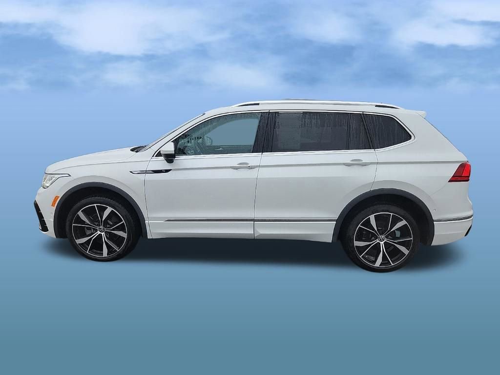 Certified 2024 Volkswagen Tiguan SEL R-Line image 4