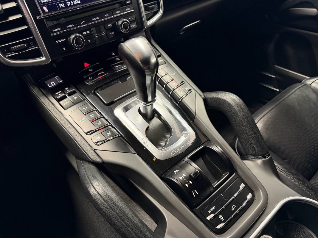 Used 2013 Porsche Cayenne Diesel AWD/4WD image 9