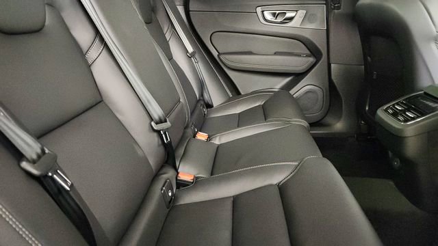 New 2026 Volvo XC60 B5 Ultra w/ Climate Package AWD/4WD image 32
