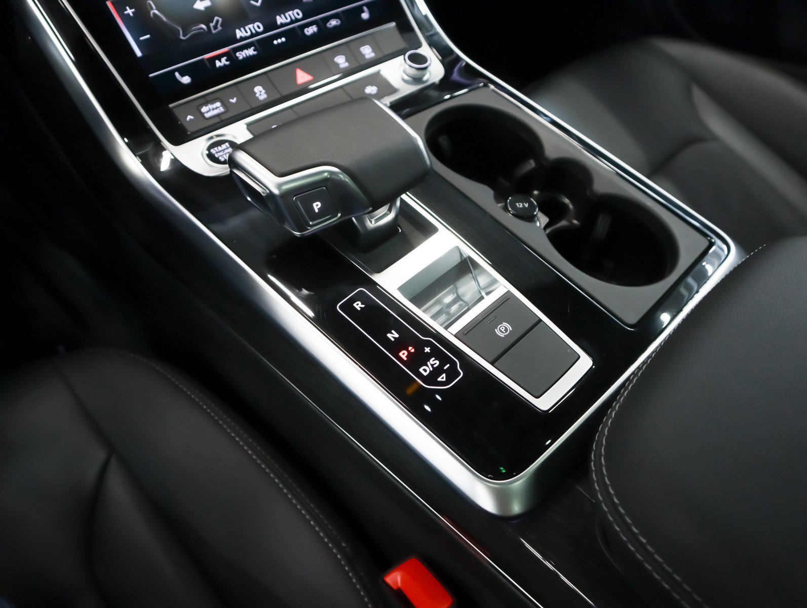 Certified 2025 Audi Q8 Premium w/ Black Optic Package AWD/4WD image 22