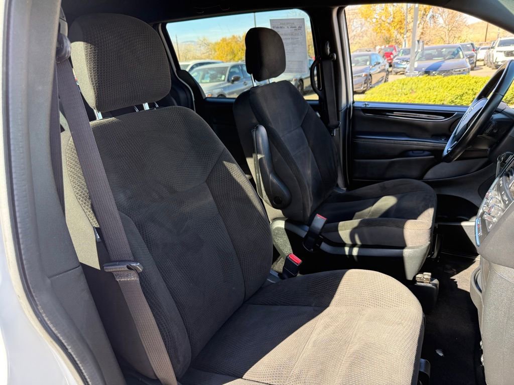 Used 2018 Dodge Grand Caravan SE image 19