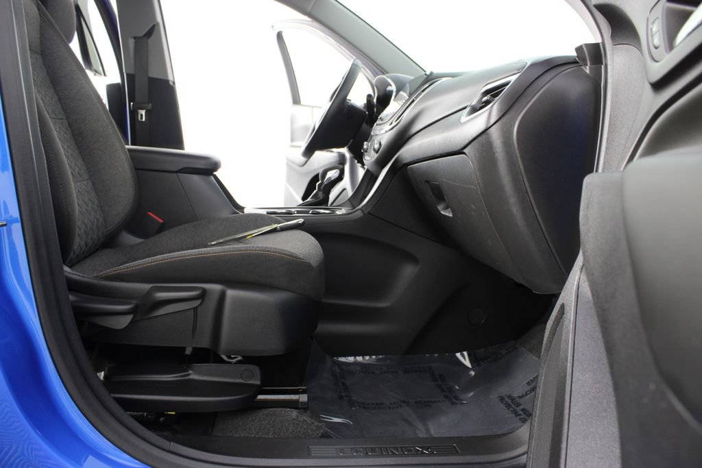Used 2024 Chevrolet Equinox LT FWD image 21