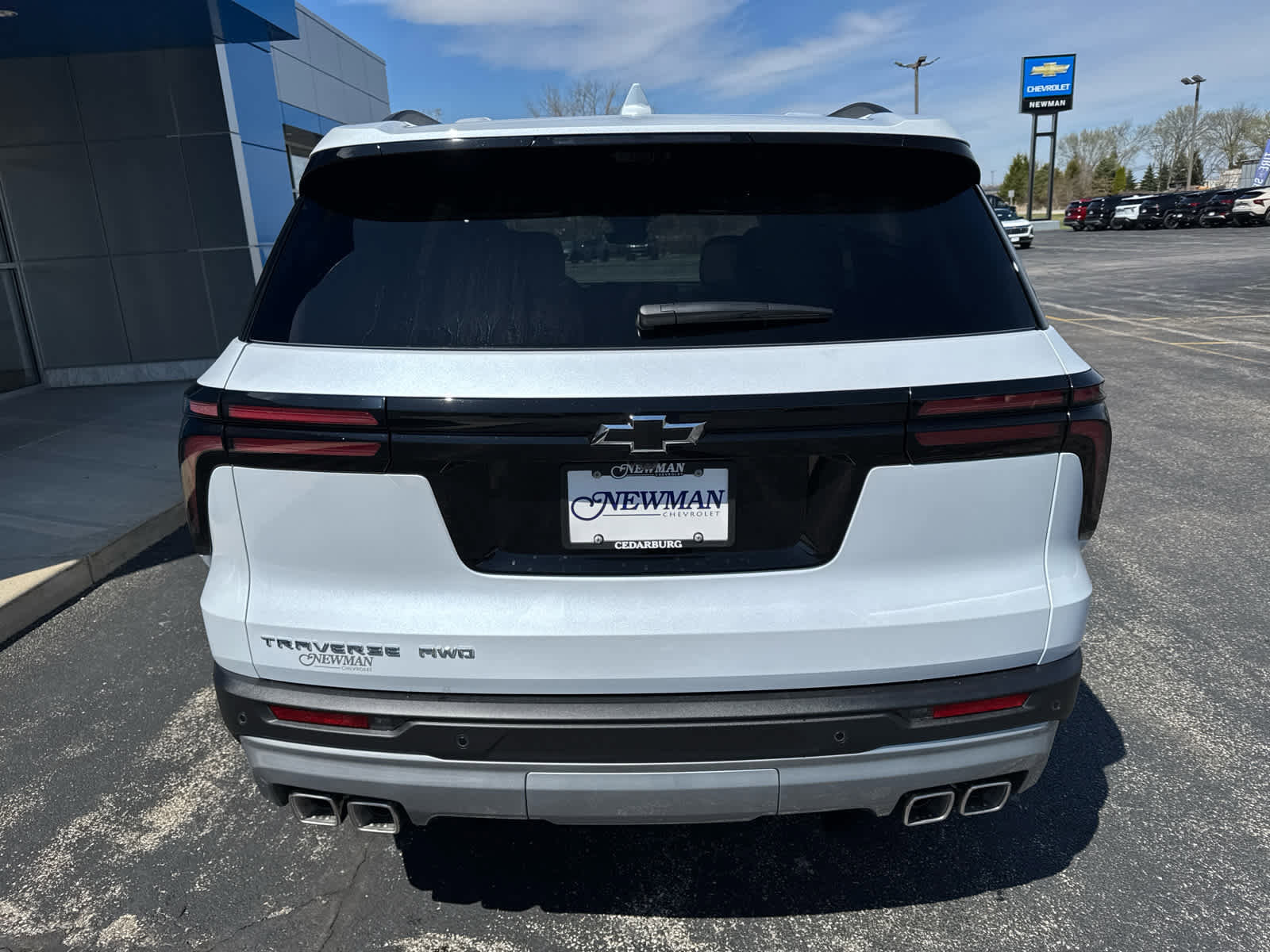 New 2026 Chevrolet Traverse LT w/ Sun and Wheel Package AWD/4WD image 9