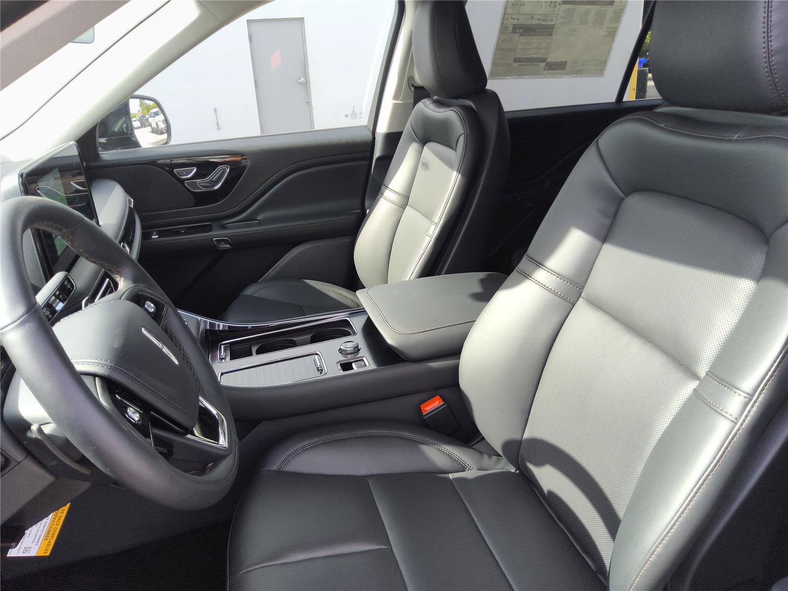New 2026 Lincoln Aviator 2WD image 14