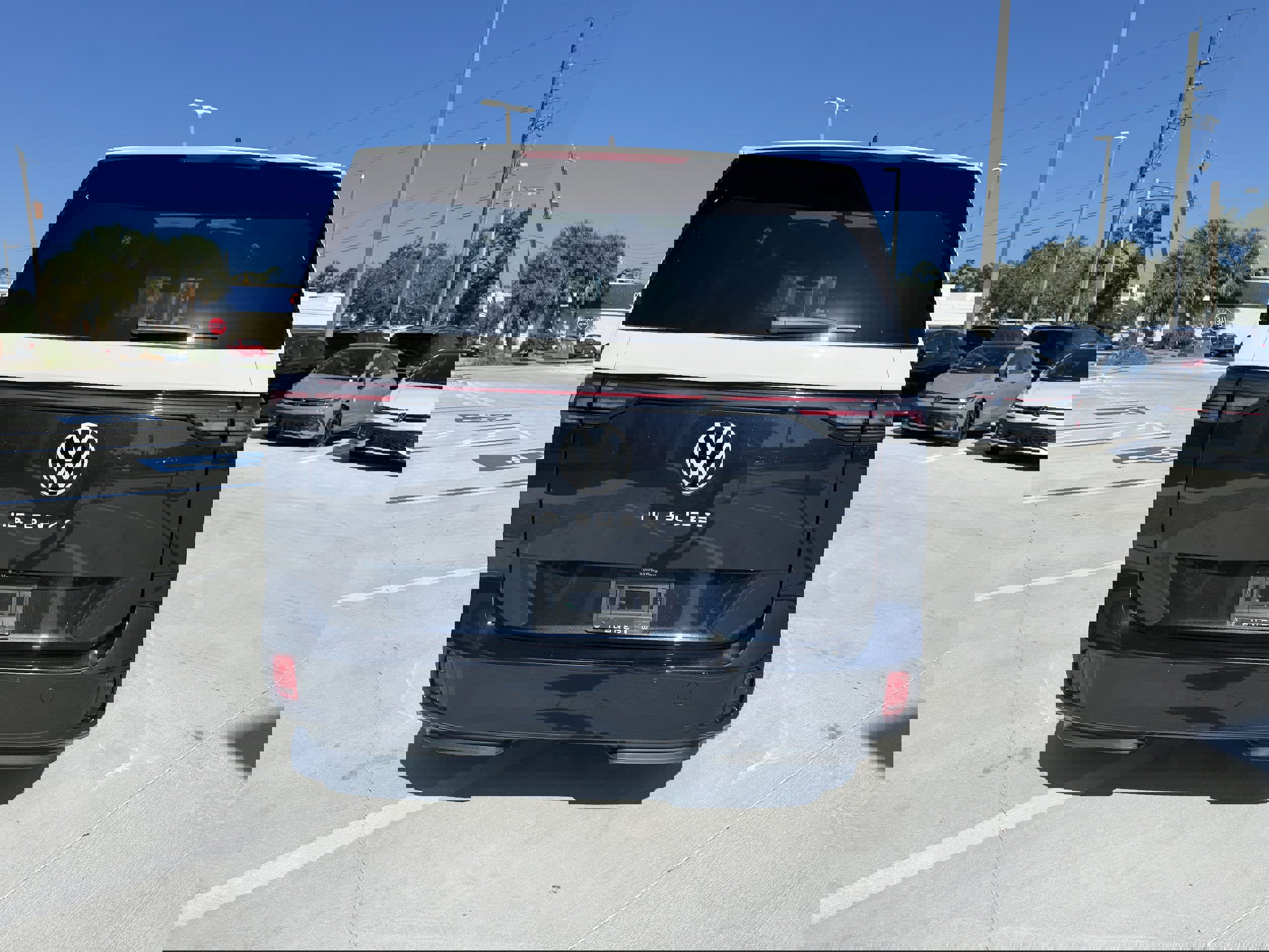 New 2025 Volkswagen ID. Buzz Pro S Plus image 4