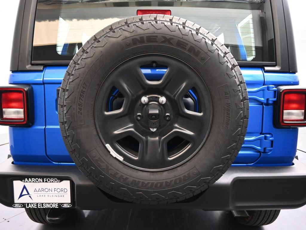 Used 2025 Jeep Wrangler Sport image 17
