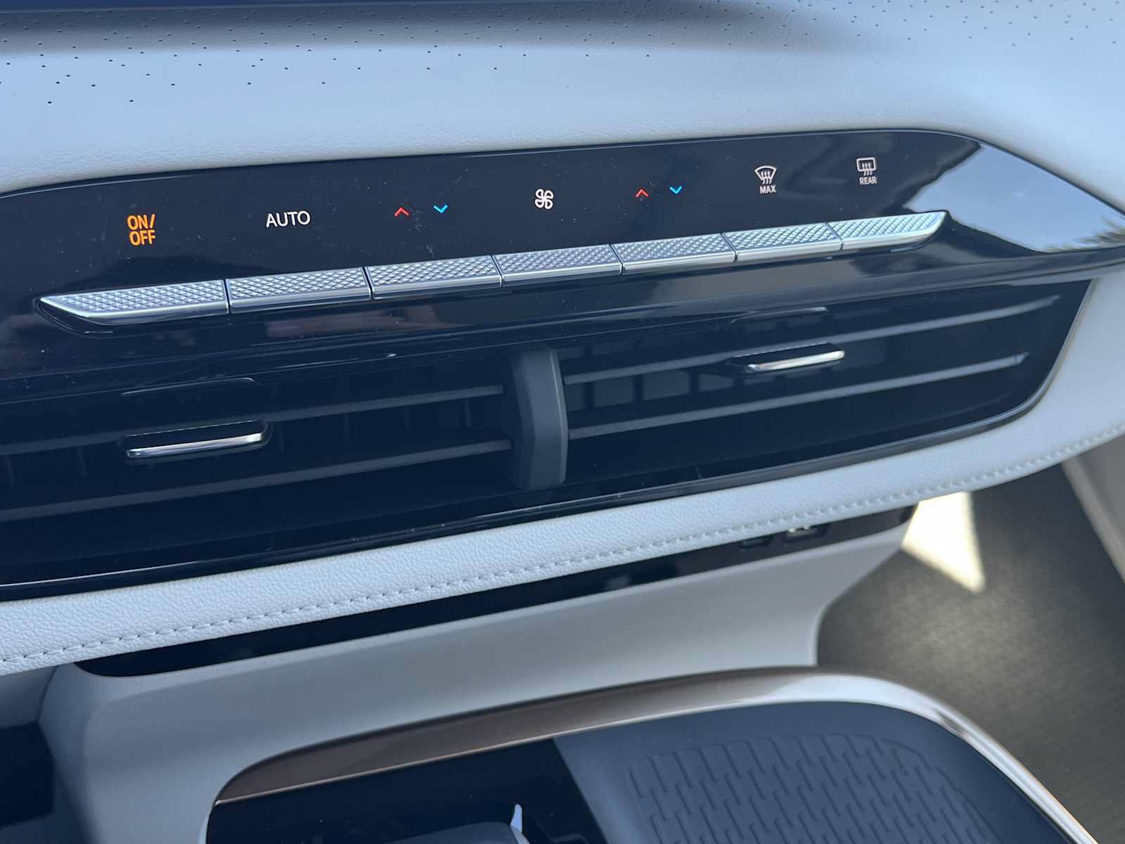 New 2026 Buick Enclave Avenir w/ Super Cruise Package FWD image 6