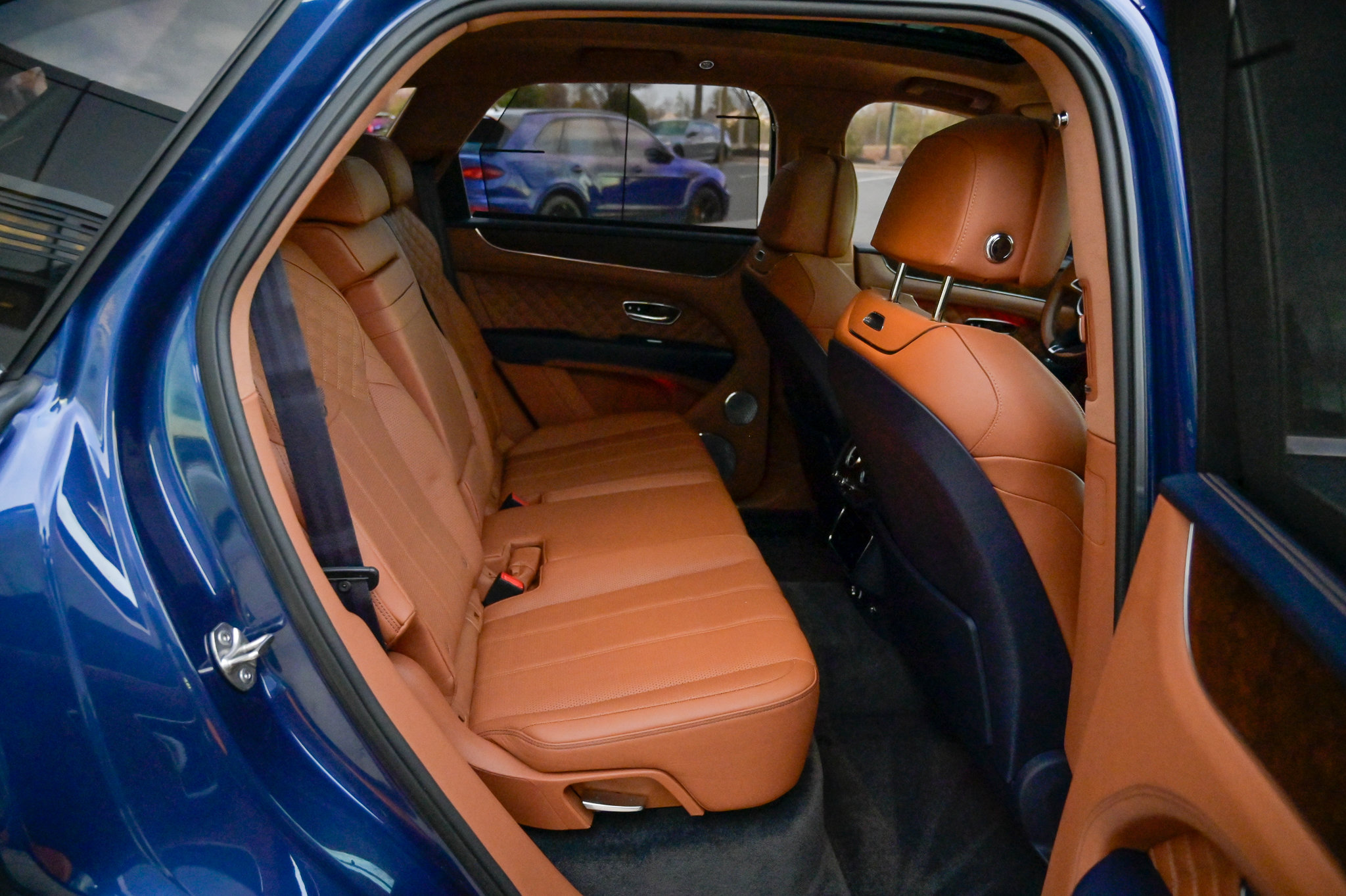 Used 2023 Bentley Bentayga image 50