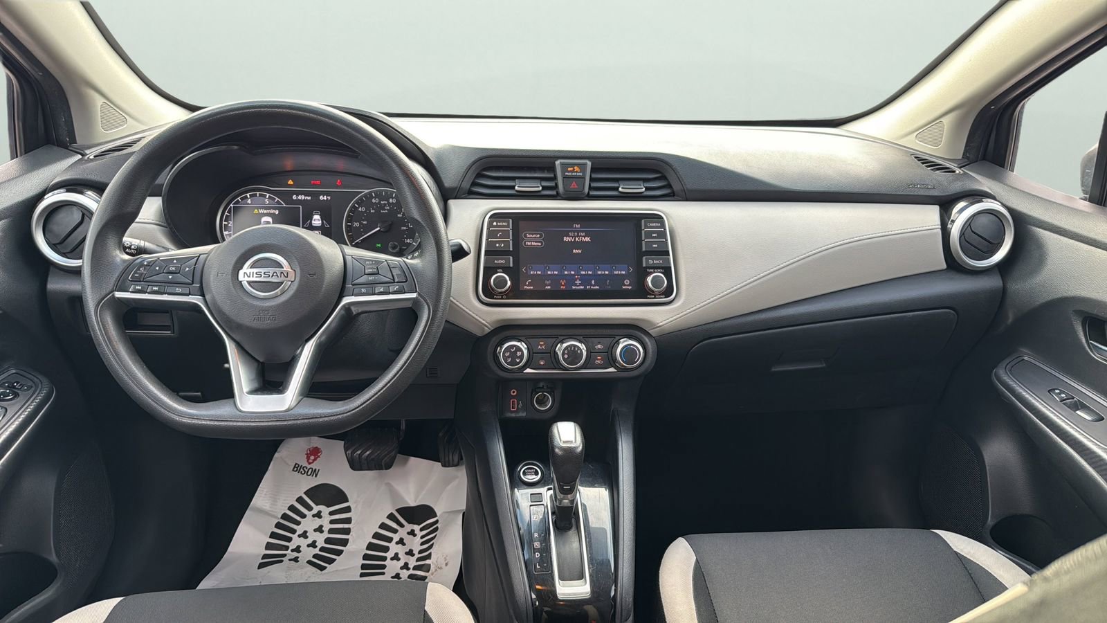 Used 2021 Nissan Versa SV FWD image 15