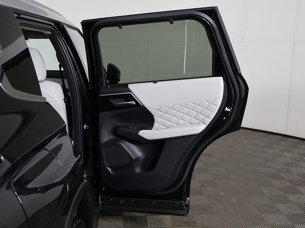 New 2025 Mitsubishi Outlander SEL image 29