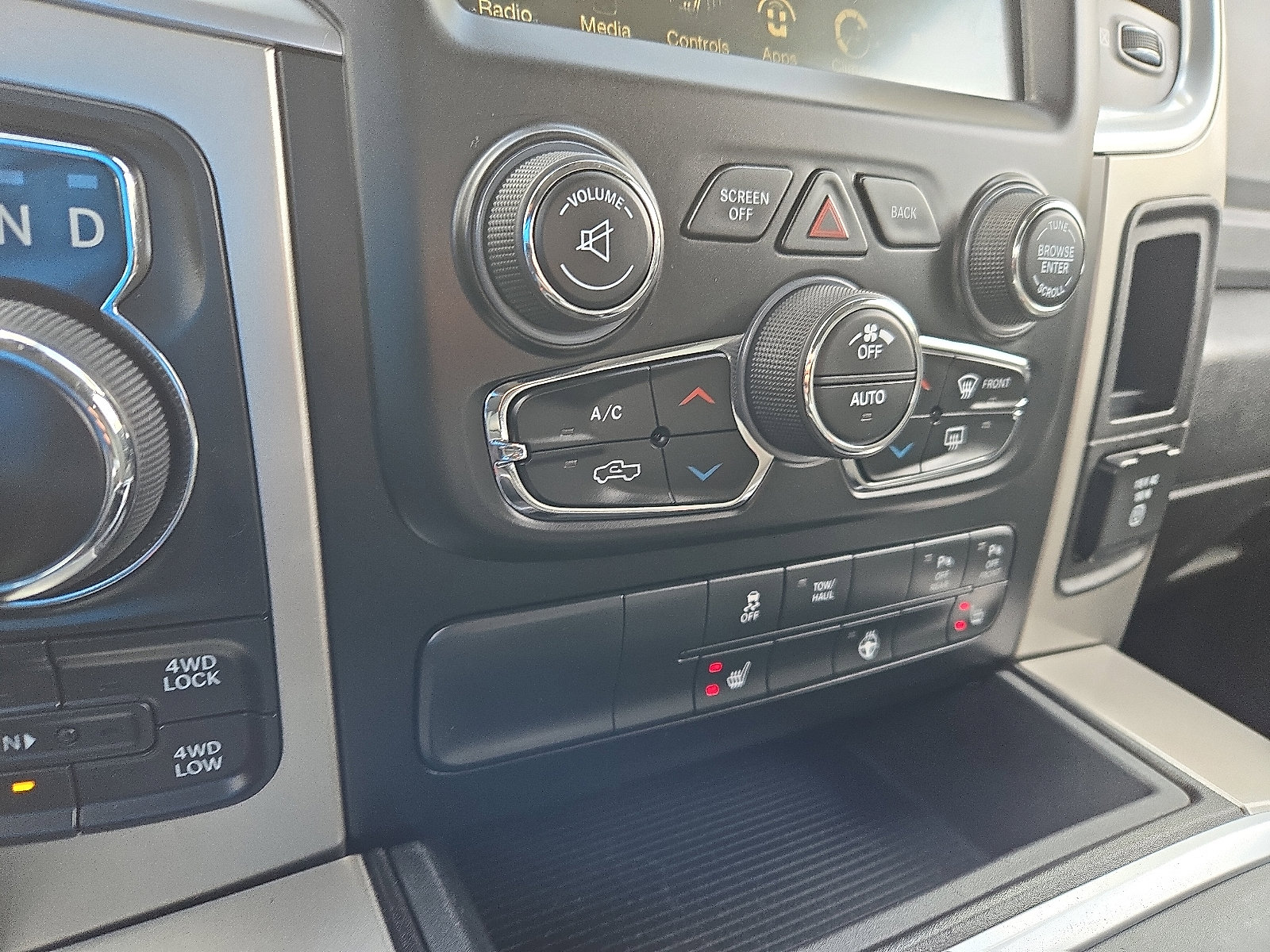 Used 2017 RAM 1500 Big Horn image 16