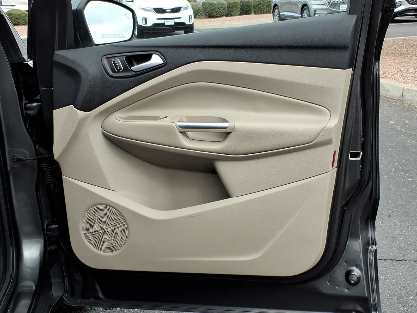 Used 2017 Ford Escape SE w/ Equipment Group 201A image 14