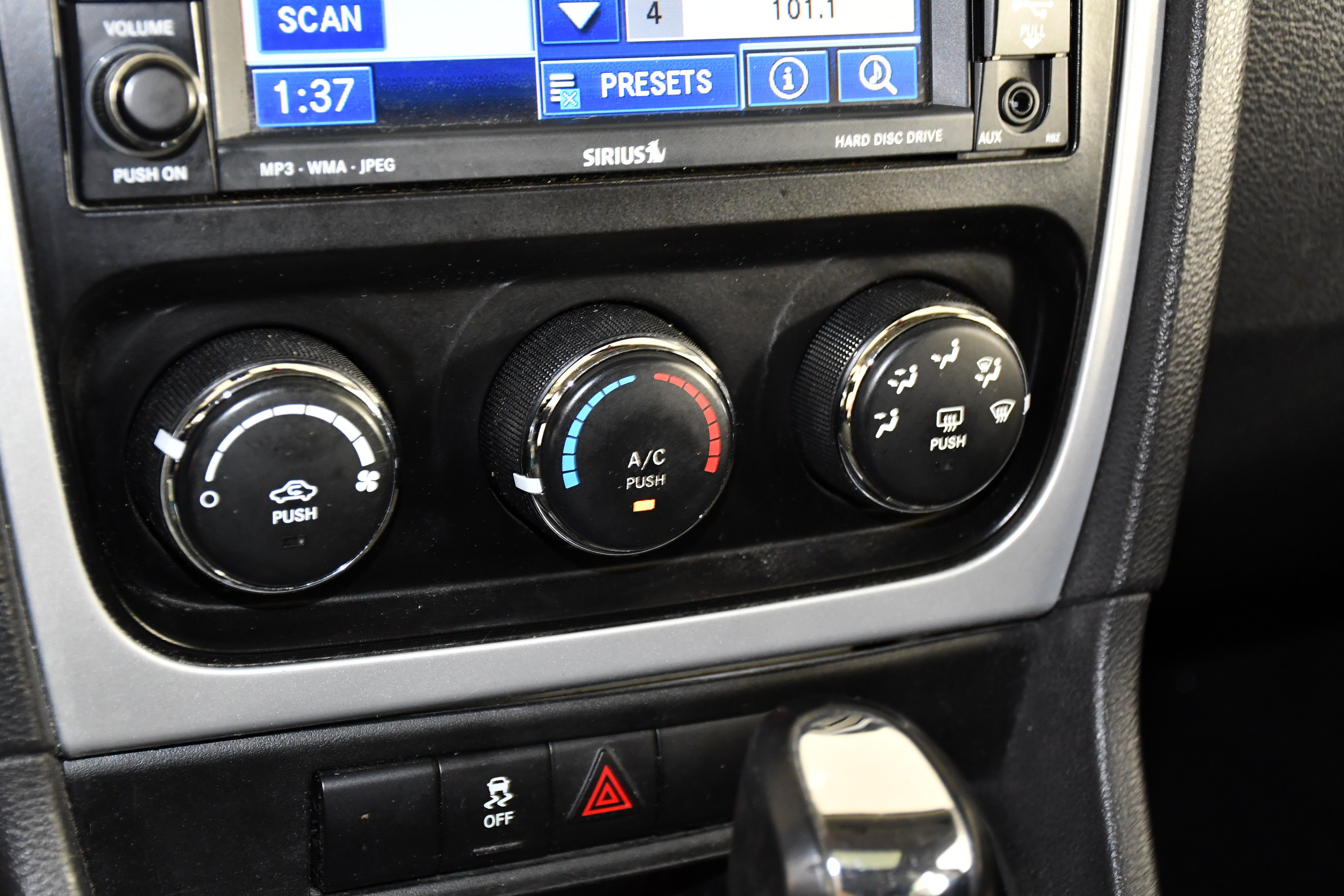 Used 2011 Dodge Caliber Mainstreet FWD image 22