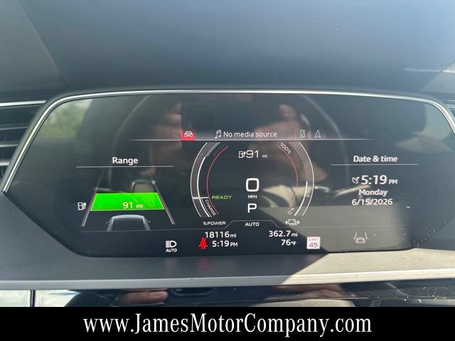 Used 2022 Audi e-tron S Premium Plus AWD/4WD image 15