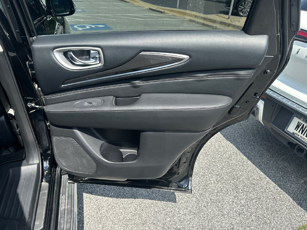 Used 2020 INFINITI QX60 Luxe w/ Essential Package FWD image 14