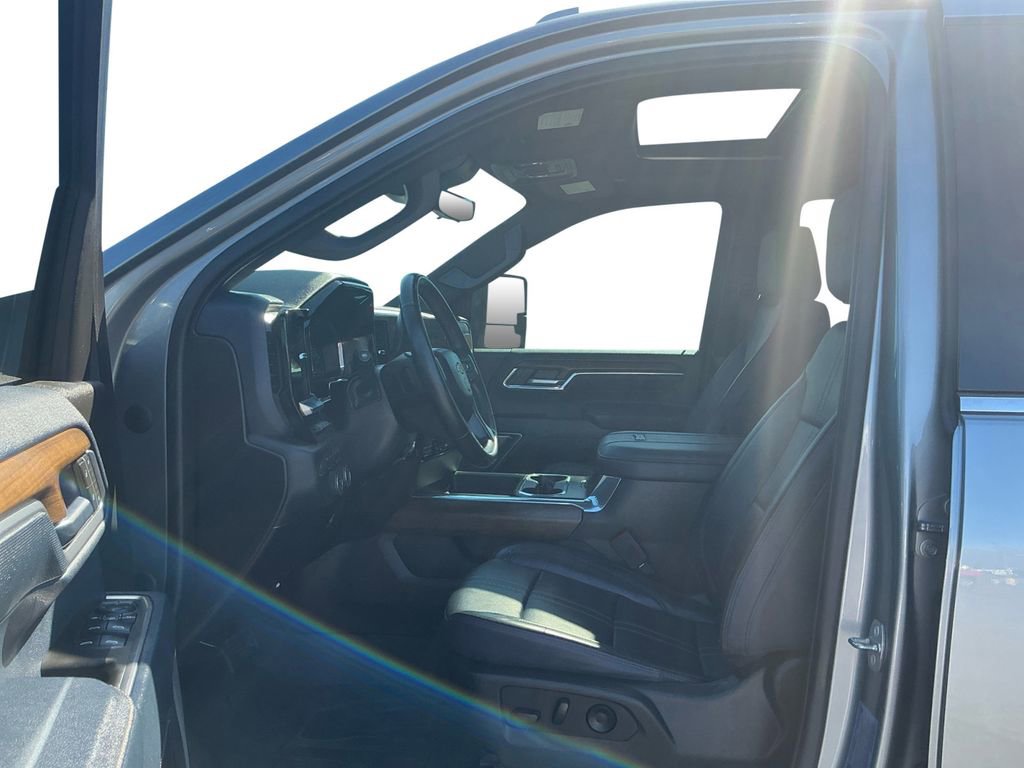 Used 2024 Chevrolet Silverado 2500 High Country w/ High Country Premium Package image 14