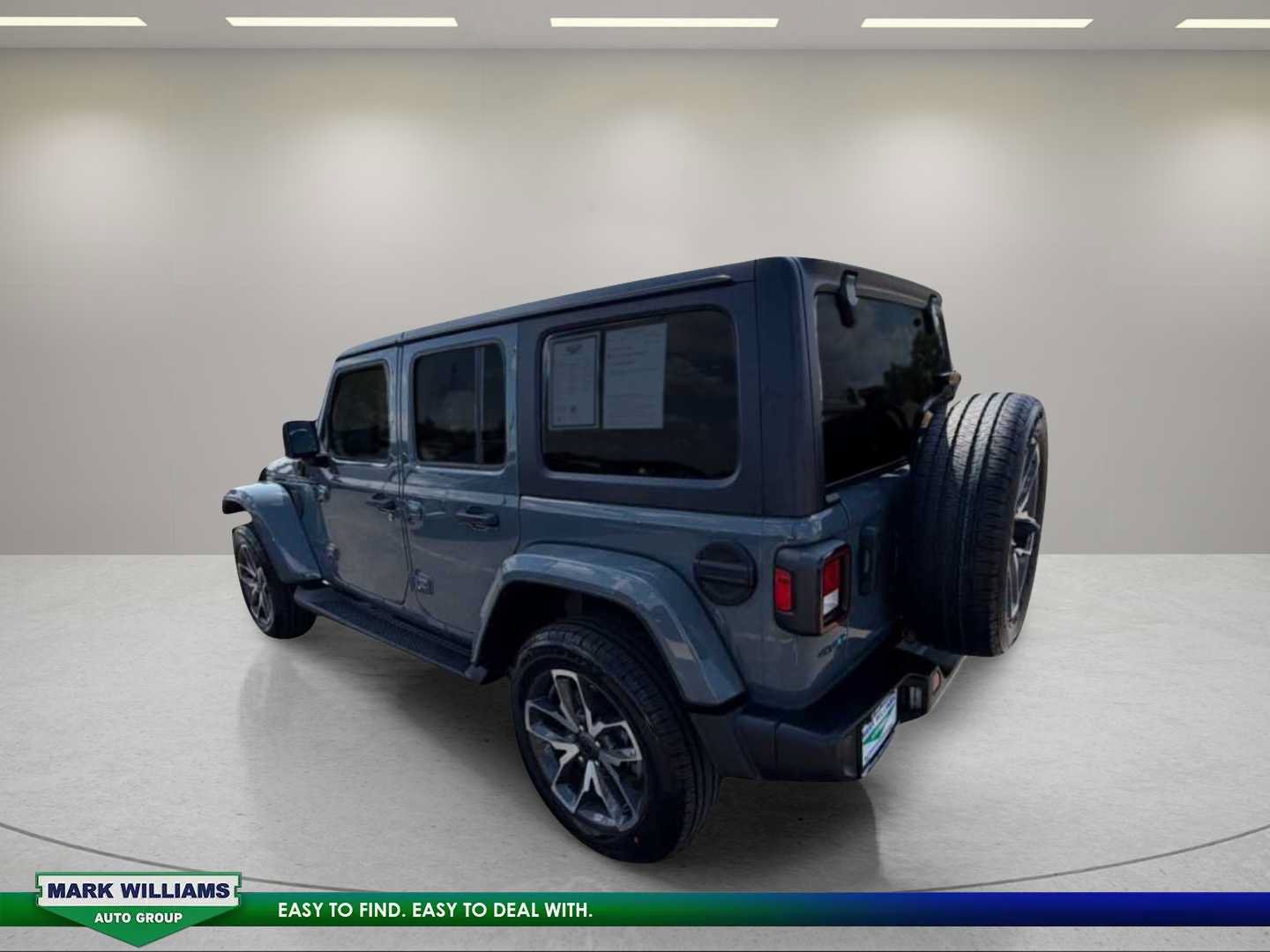Used 2024 Jeep Wrangler Unlimited w/ Convenience Group AWD/4WD image 33