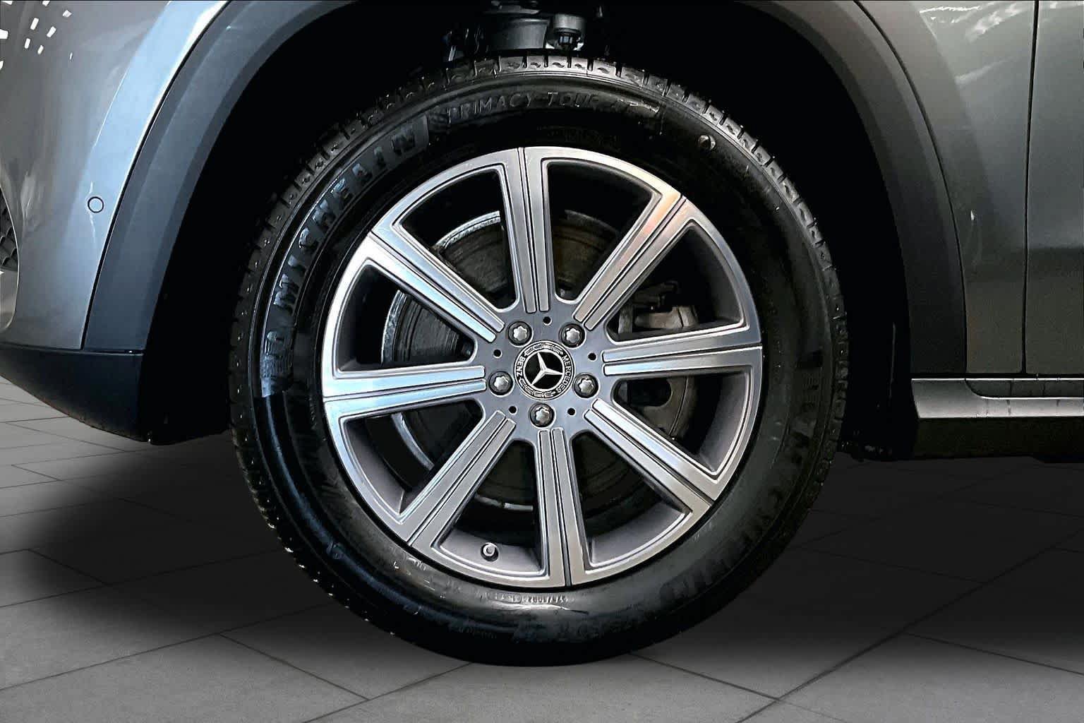 Used 2023 Mercedes-Benz GLS 450 4MATIC image 11