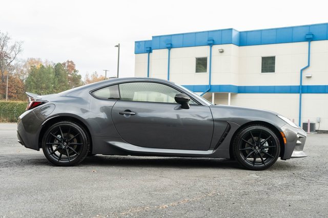 Used 2024 Toyota GR86 Premium image 13