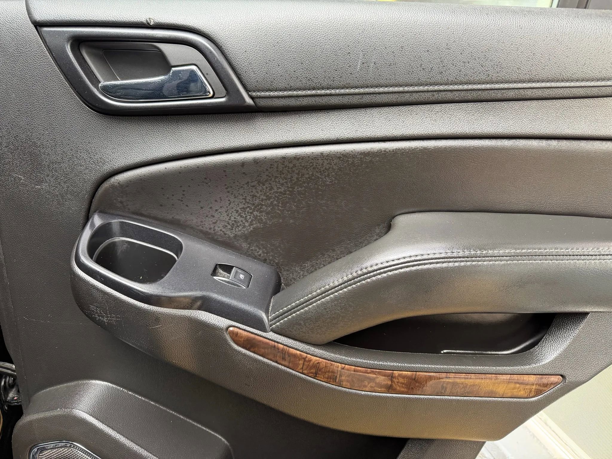 Used 2017 Chevrolet Tahoe LS w/ All-Season Package image 14