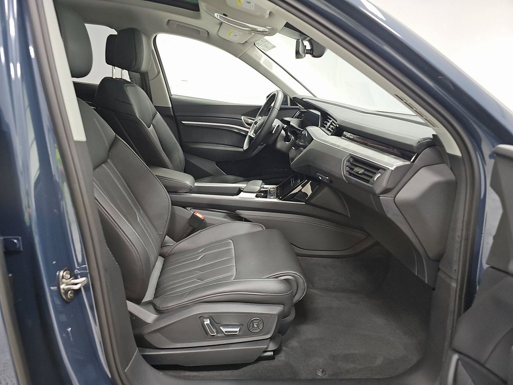 Used 2024 Audi Q8 e-tron Prestige w/ Prestige Package image 8