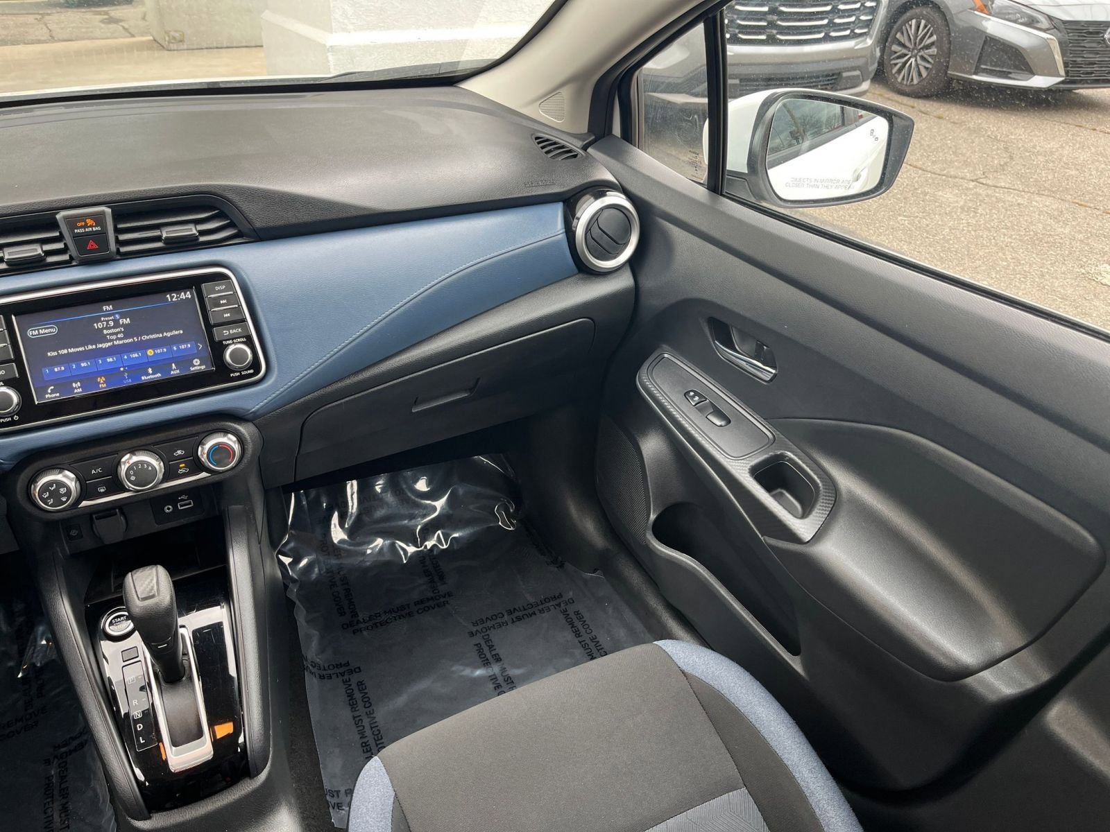 Used 2025 Nissan Versa SV image 32