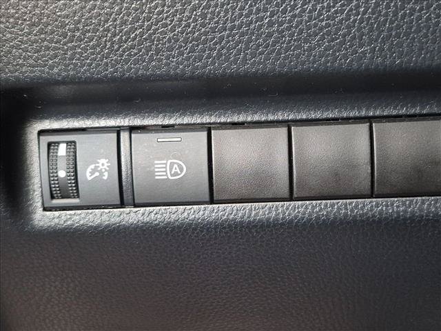 Used 2021 Toyota RAV4 XLE Premium FWD image 16
