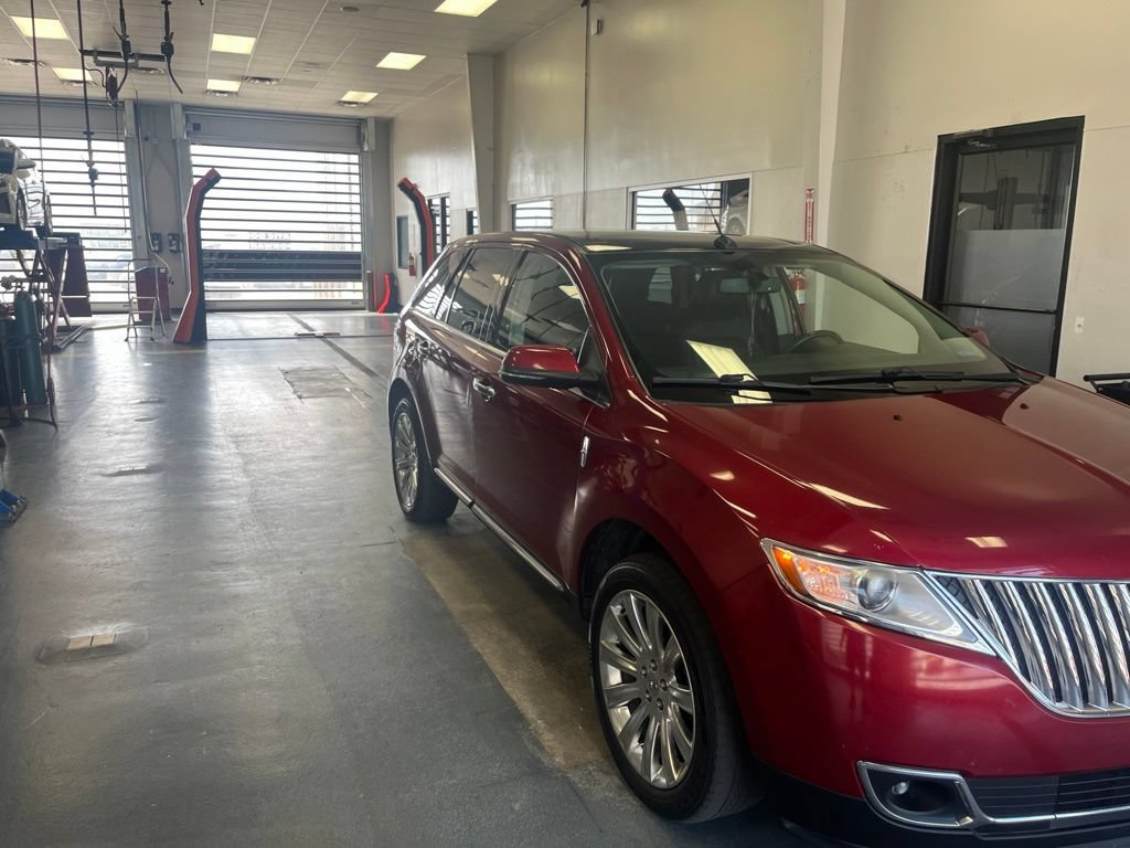 Used 2013 Lincoln MKX AWD image 9