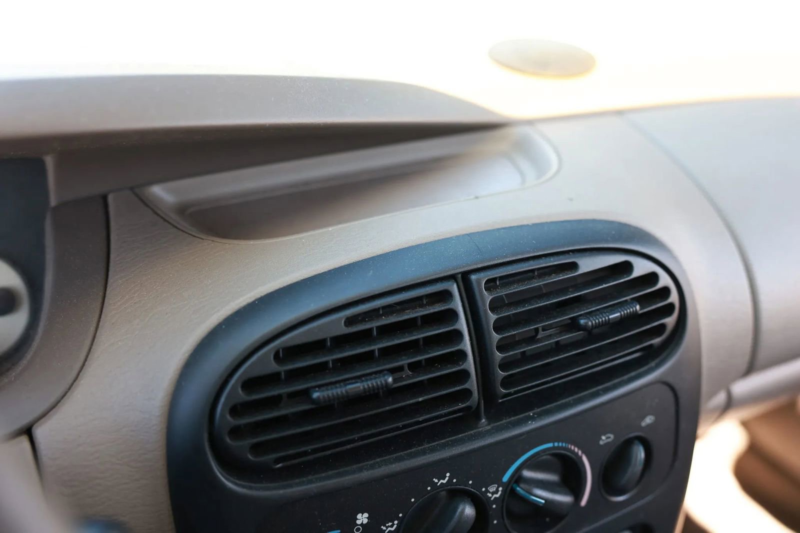 Used 2001 Dodge Neon Highline image 46