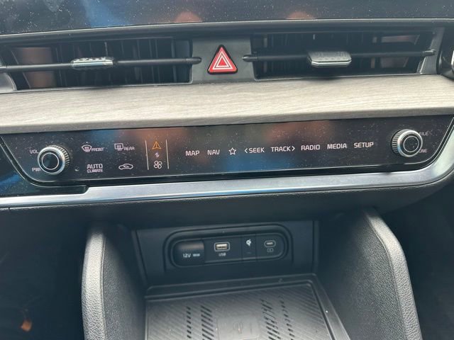 Used 2025 Kia Sportage X-Line w/ Premium Package image 13
