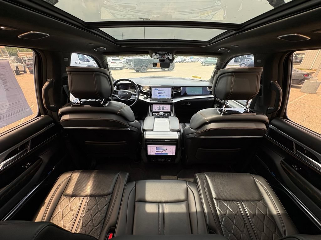 Used 2022 Jeep Grand Wagoneer Series III w/ Flexible Seating Group AWD/4WD image 20
