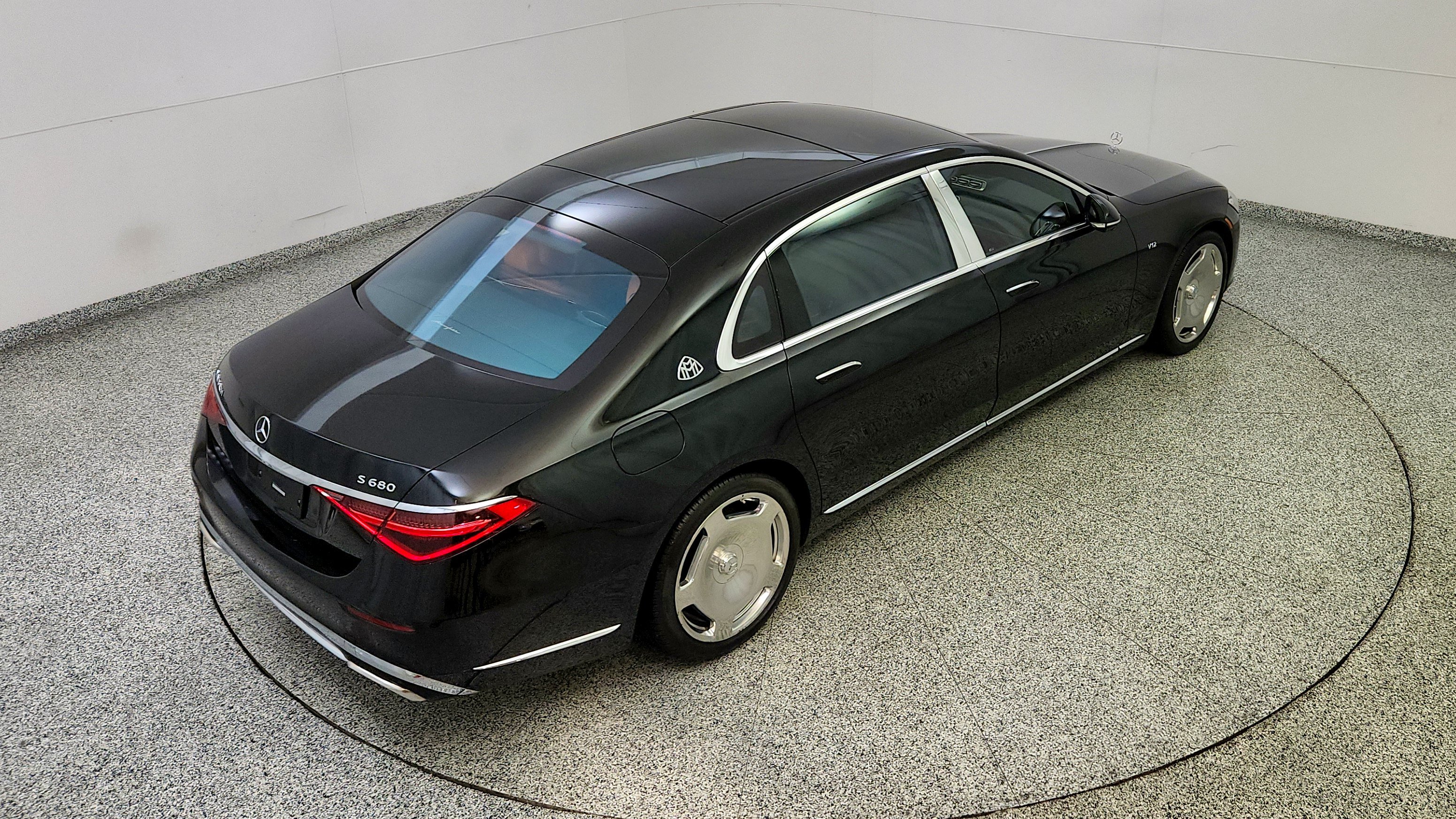 Used 2023 Mercedes-Benz Maybach S 680 4MATIC w/ Manufaktur Leather Package image 16