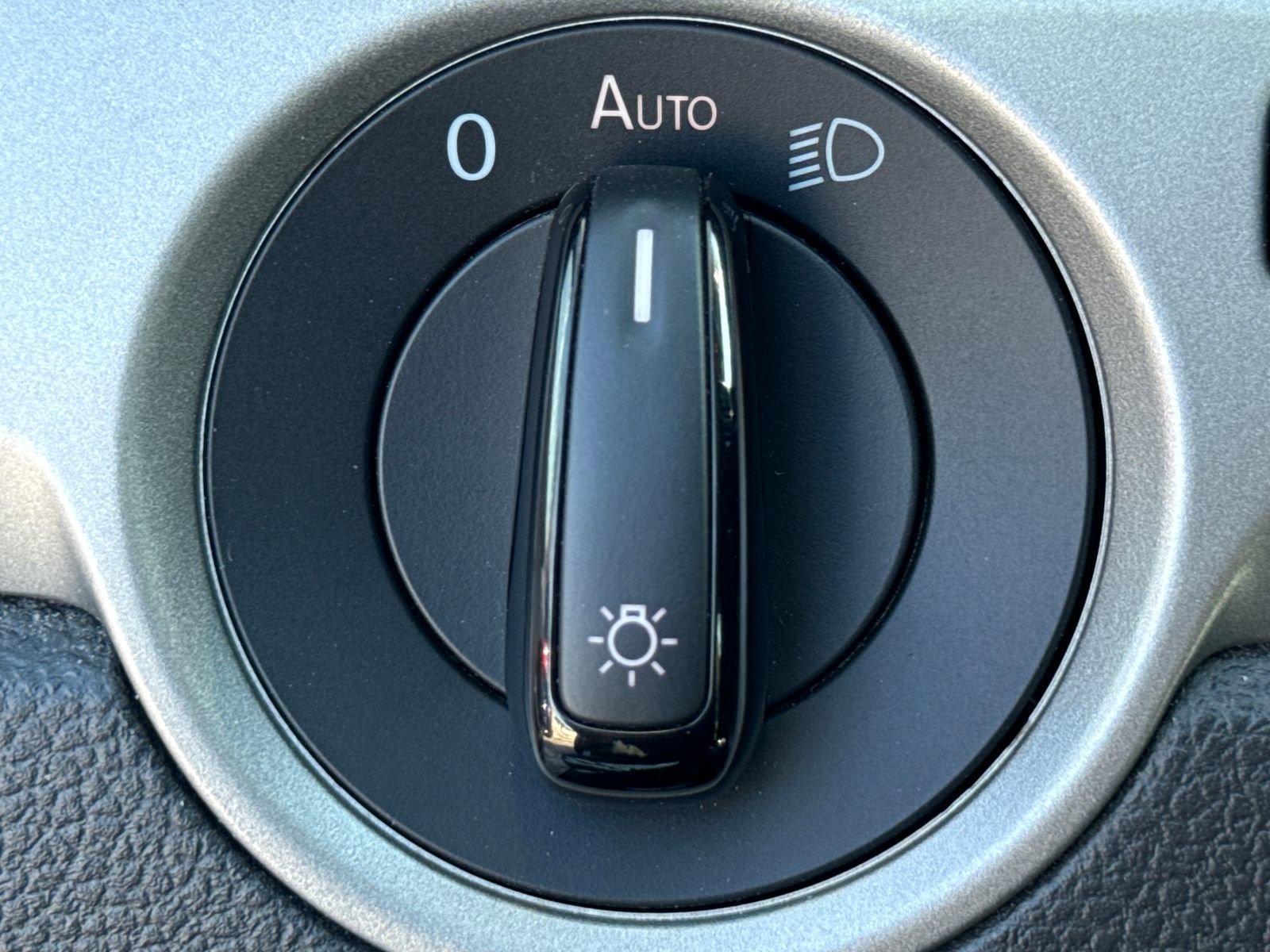 Certified 2021 Volkswagen Passat 2.0T SE image 30