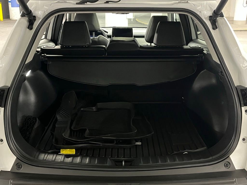 Used 2024 Toyota Corolla Cross XLE w/ Convenience Package image 36