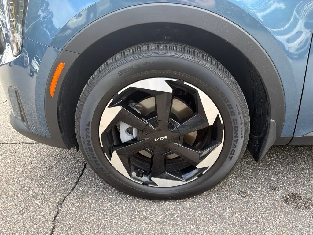 Certified 2025 Kia Sorento EX FWD image 24