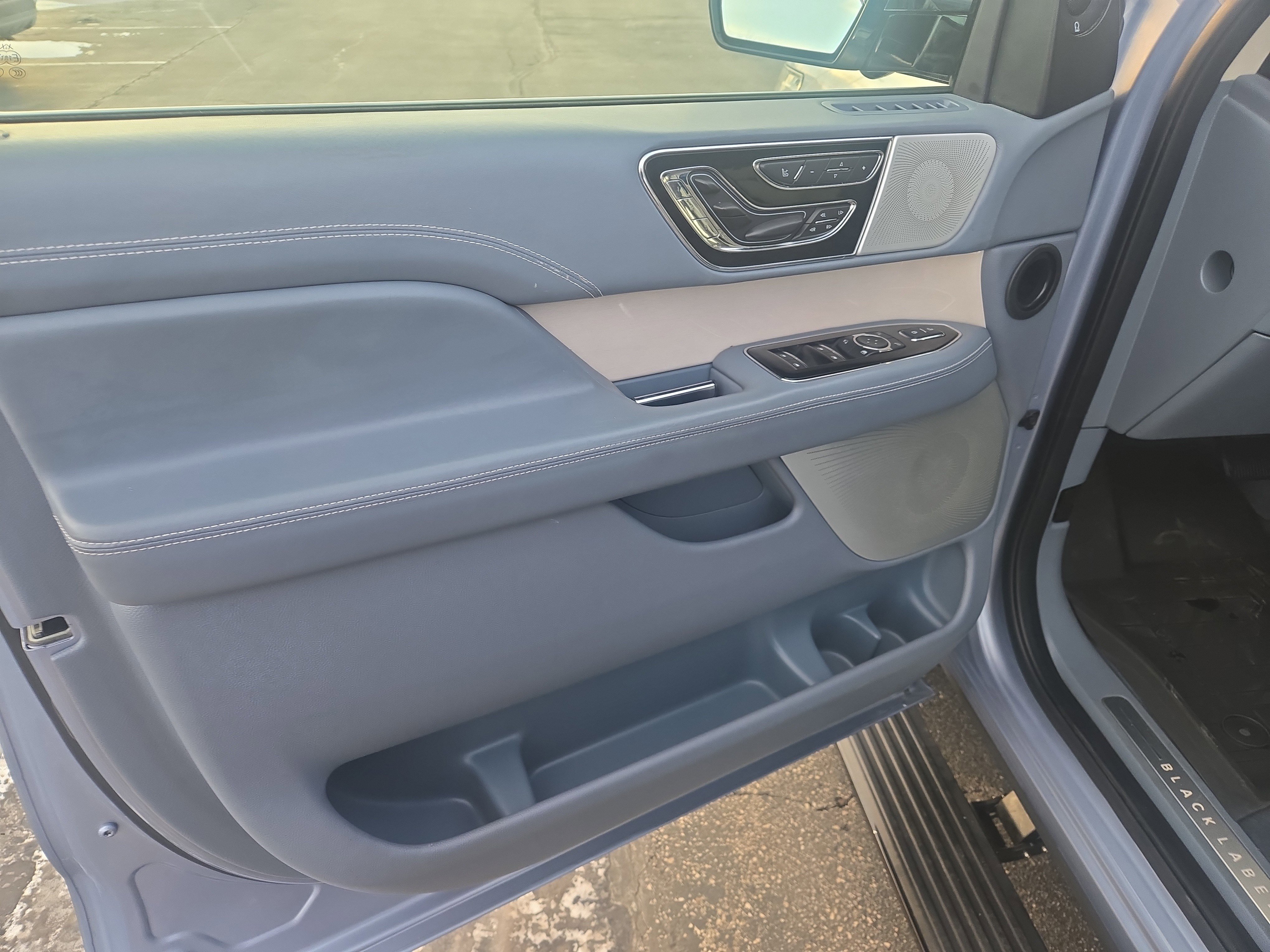 Used 2019 Lincoln Navigator Black Label w/ Cargo Package image 26