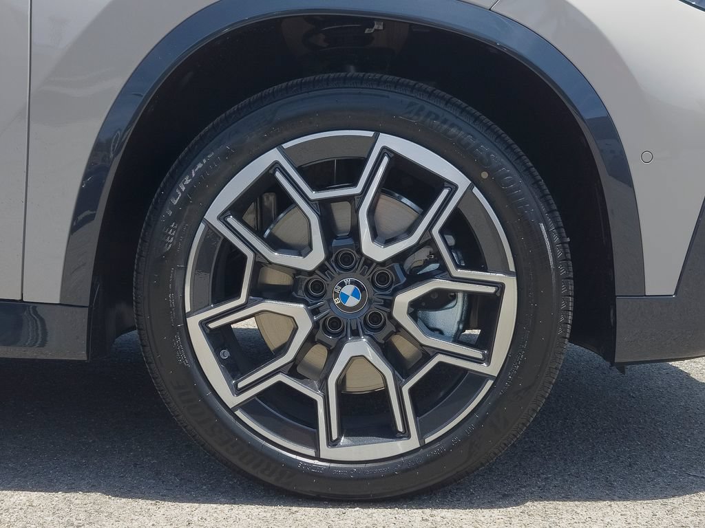 New 2026 BMW X1 xDrive28i w/ Technology Package AWD/4WD image 5