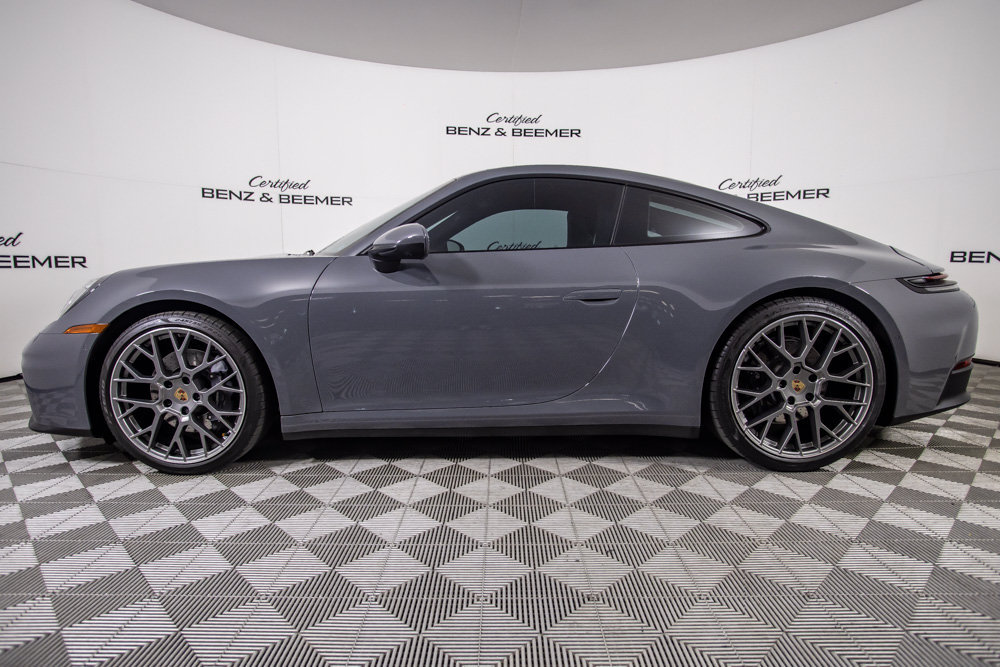 Used 2025 Porsche 911 Carrera RWD image 8