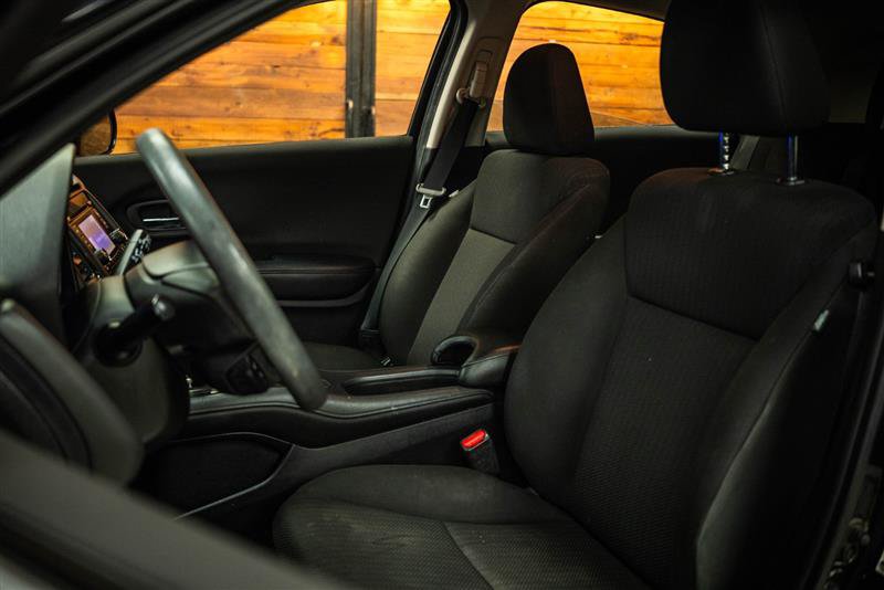 Used 2017 Honda HR-V LX image 9