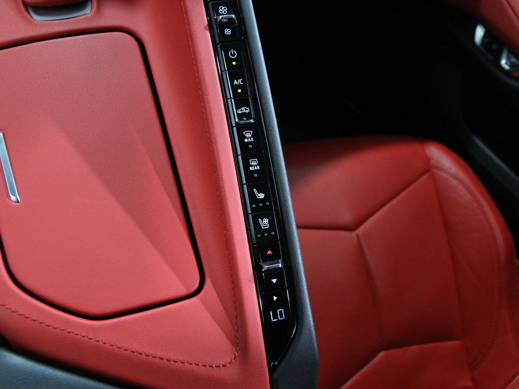 Used 2021 Chevrolet Corvette Stingray Preferred Cpe w/ Z51 Performance Package image 22