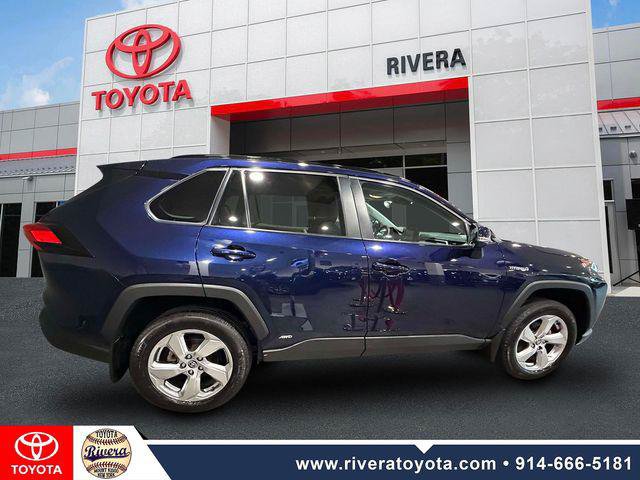 Certified 2021 Toyota RAV4 XLE Premium AWD/4WD image 4