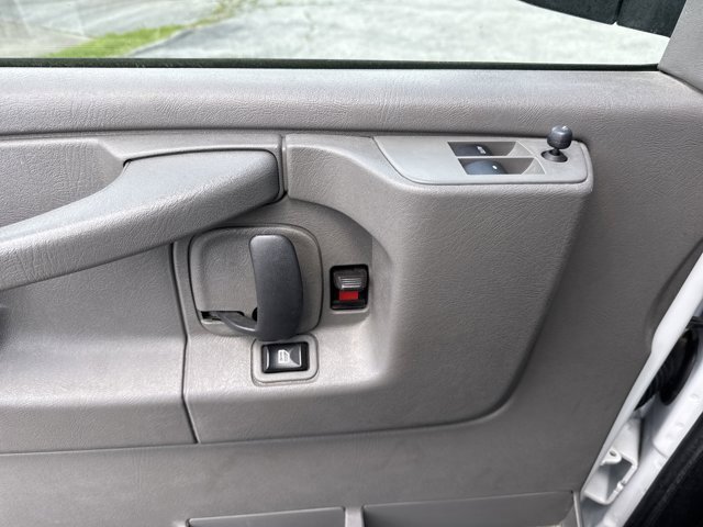 Used 2014 Chevrolet Express 2500 Work Van image 16