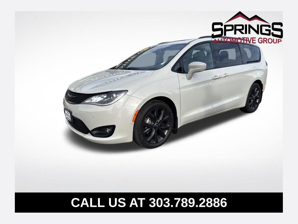 Used 2020 Chrysler Pacifica Touring-L Plus FWD image 1