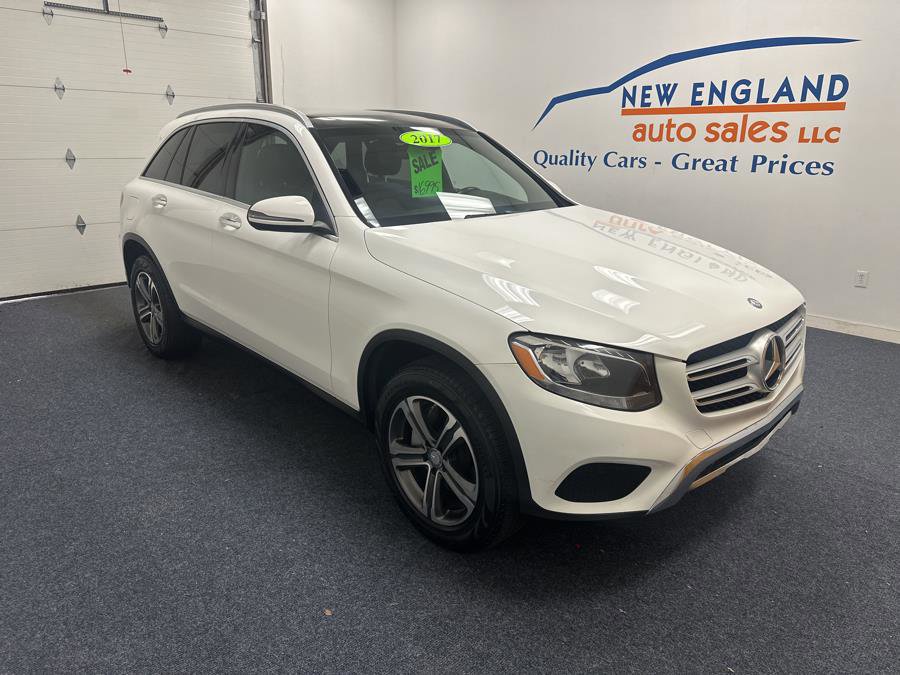Used 2017 Mercedes-Benz GLC 300 4MATIC image 3