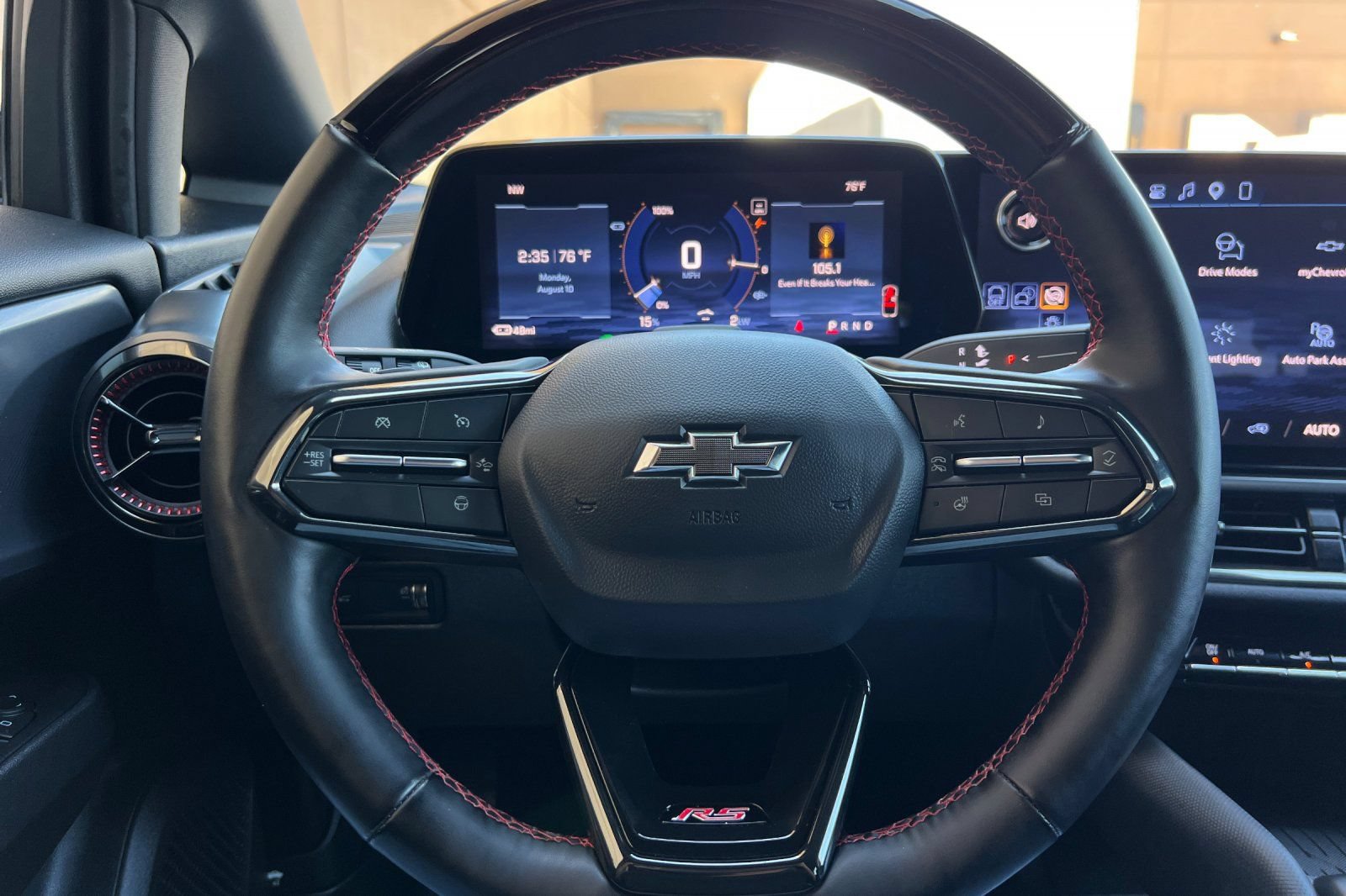 Used 2024 Chevrolet Equinox EV RS FWD image 32