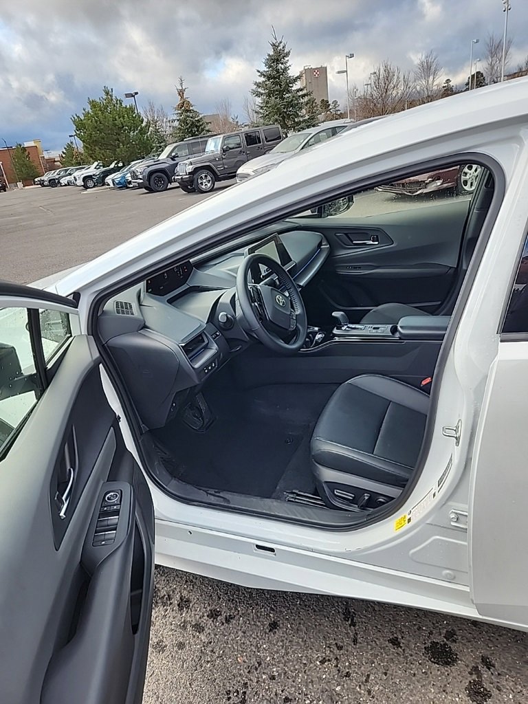 Used 2025 Toyota Prius XLE image 16