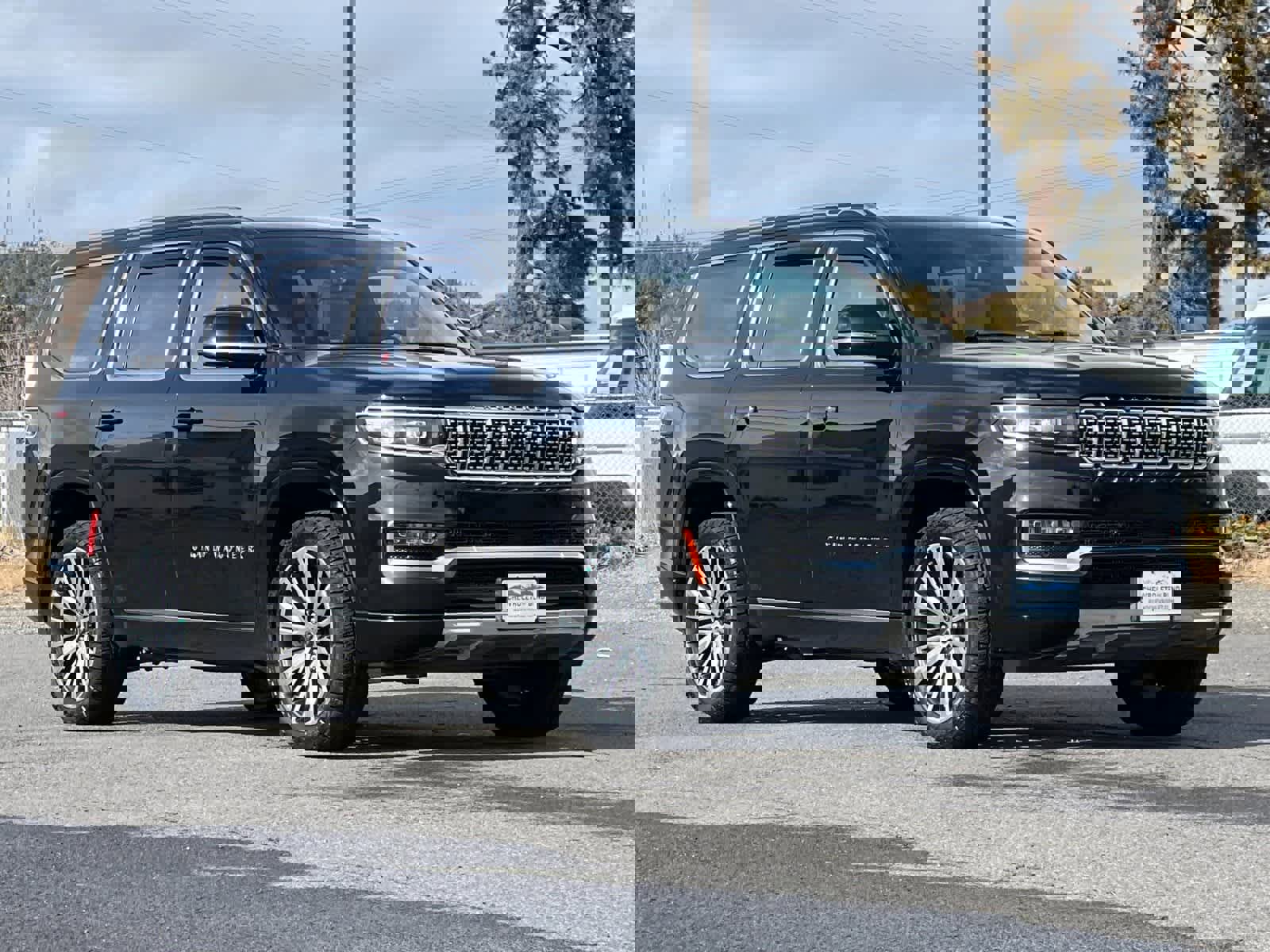 Used 2022 Jeep Grand Wagoneer Series III w/ Rear-Seat Entertainment Group image 9