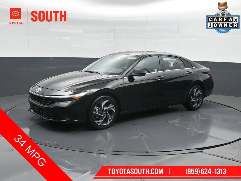 Used 2025 Hyundai Elantra SEL FWD image 7