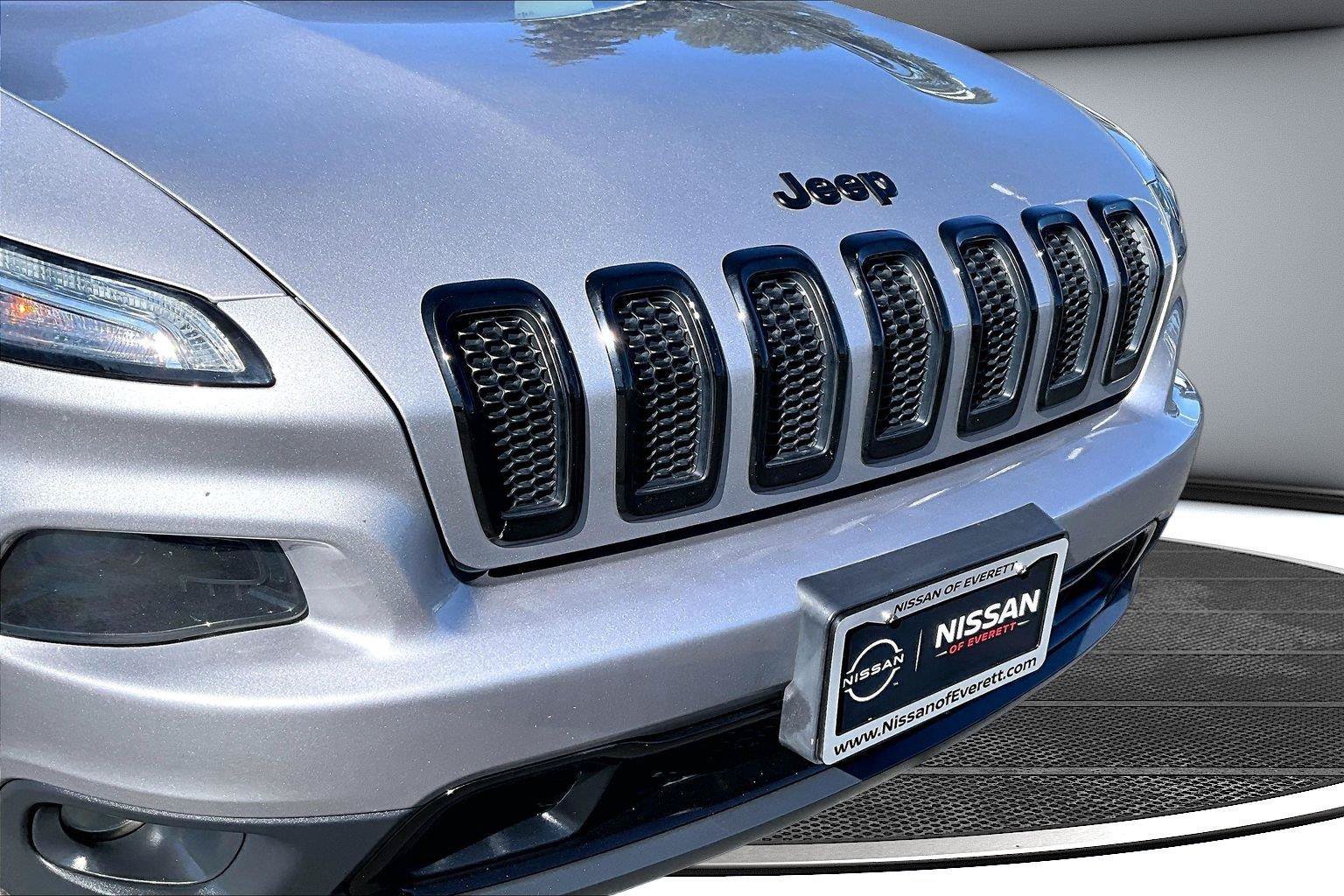 Used 2018 Jeep Cherokee Latitude w/ Altitude Package AWD/4WD image 34